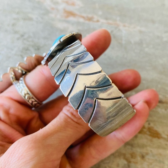 SOLD ♥️ Navajo ♥️ Robert Yellowhorse Sterling Silver & Turquoise Cuff - Picture 5 of 14